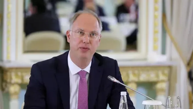 Конфликт на Ближнем Востоке усиливает российскую экономику заявил Дмитриев После закрытия Ормузского пролива цены на нефть резко выросли а с ними и доходы страны В свою очередь экономика западных стран ослабевает из за дороговизны сырья подчеркнул глава РФПИ jkinvest news jkinvest