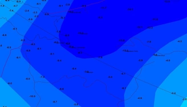 Минувшая ночь в Петербурге стала самой холодной с начала зимы. По данным городской метеостанции, минимум составил минус 5,2 градуса, что на 0,8 градуса ниже, чем было у прежнего лидера — вчерашней ночи.  Впрочем, эти морозы далеки от исторического рекорда: 5 декабря 1902 года температура воздуха опускалась до -23,6° градуса да и в прошлом году в этот день было холоднее — минус 7,6 градуса.  На территории Ленинградской области наблюдался сильный разброс минимальных температур — от минус 3,8 градуса в Киришах до минус 13,3 в Сосново.  Источник: ведущий специалист центр «ФОБОС» Михаил Леус  Дарим iPhone 16