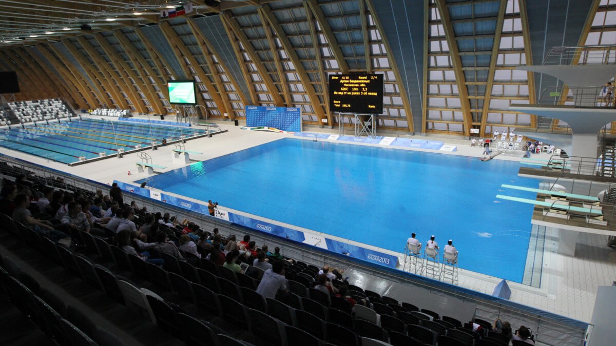 Казань готова принять ЧЕ по водным видам спорта в 2028 году Об этом рассказал первый заместитель министра спорта Республики Татарстан Халил Шайхутдинов Казань уже подала заявку на проведение чемпионата Европы по водным видам спорта в 2028 году Мы можем сделать это и раньше но не будем спешить Мы уже рады что россияне допущены к международным соревнованиям во всех водных видах спорта В 2024 м возглавлявший тогда Всероссийскую федерацию плавания Владимир Сальников рассказал что потенциально возможен перенос ЧЕ по водным видам спорта в Казани с 2024 го на 2028 й Ранее European Aquatics отозвала турнир 2024 года для проведения в России на фоне ситуации на Украине news matchtv Министерство спорта Республики Татарстан