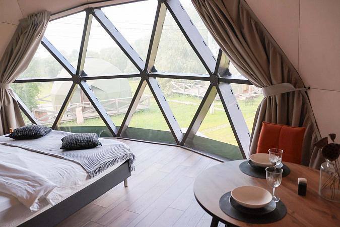 В Тульской области инвесторам предложили 530 гектаров для строительства отелей В Тульской области в рамках проекта Росреестра Земля для туризма ведется активная работа по выявлению и вовлечению в оборот земель для развития сферы туризма Данный сервис позволяет инвесторам находить и приобретать земельные участки для создания объектов туристического назначения от глэмпингов и отелей до музейных комплексов и зон отдыха За все время реализации проекта на территории региона выявлено 54 земельных участка и территорий с потенциалом вовлечения в туристскую деятельность расположенных на территории Тульской области Общая площадь выявленных земельных участков и территорий 530 га Номерной фонд Тульской области за пять лет увеличился на 17 В регионе появилось 60 новых гостиниц что значительно увеличило туристический поток Новости Отели СтроительствоОтеля ОтелиТулы Новости Отелей