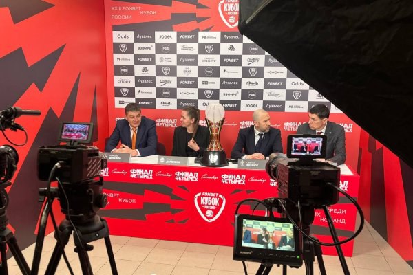 Многое зависит не от подготовки а от эмоциональной составляющей тренер НИКА Лузалес Ольга Доронина о предстоящем Финале четырех Первые матчи полуфинала Кубка России пройдут в столице Коми 29 января Финал четырех станет зрелищным баскетбольным событием в столице Коми в котором за кубок сразятся четыре женские баскетбольные команды сыктывкарская НИКА Лузалес УГМК из Екатеринбурга МБА МГУСиТ из Москвы и Динамо из Курска В этом сезоне состоится розыгрыш 23 го Кубка а призовой фонд составит два миллиона рублей за первое место полтора миллиона рублей за второе место и один миллион за третье komiinform ru news 290981