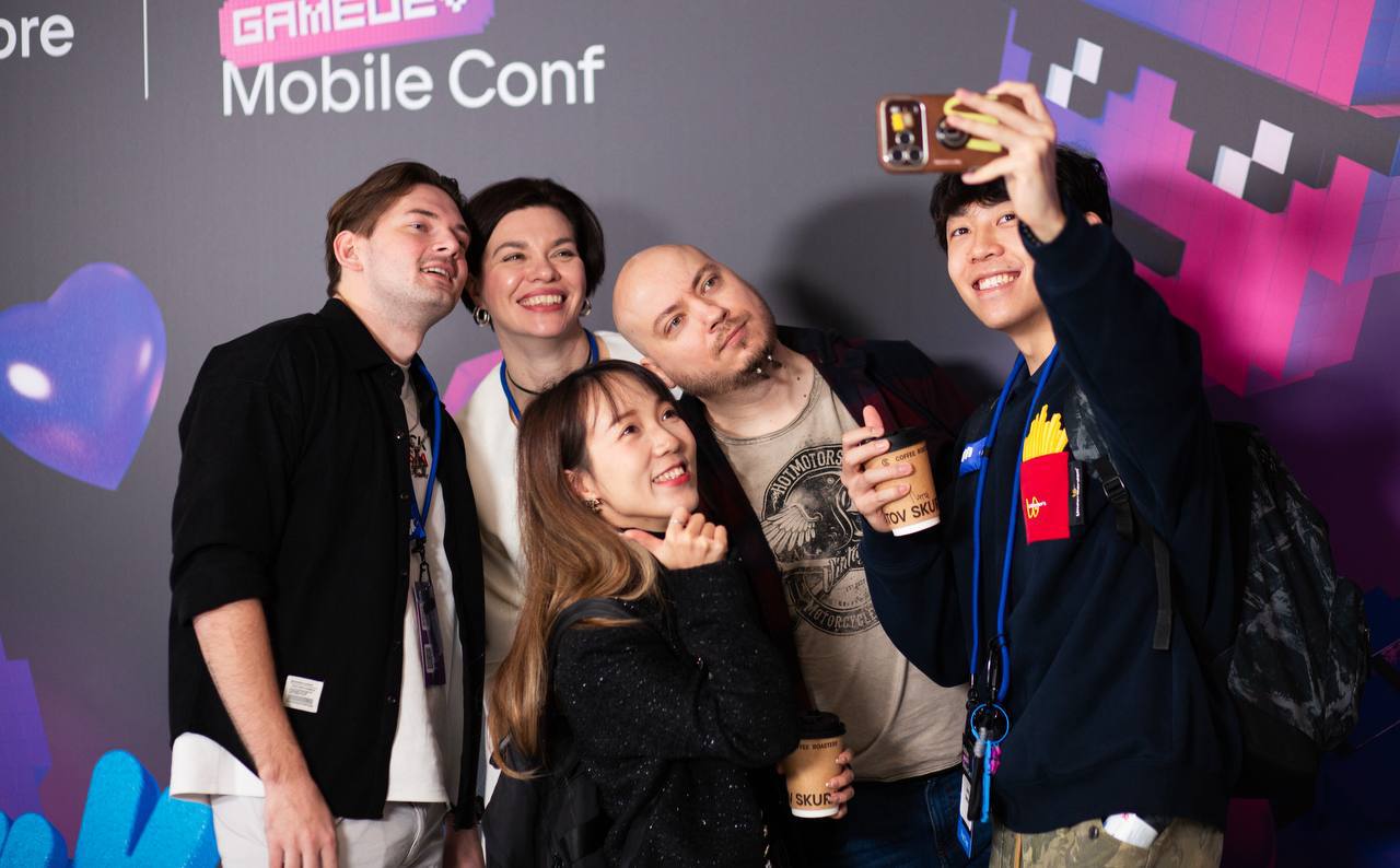 Команда RuStore поделилась итогами года чаще всего в магазине приложений скачивают полезные инструменты Далее в топе идут финансы покупки развлечения и транспорт За год ежемесячная аудитория магазина выросла до 65 5 млн пользователей Число установок превысило 150 млн RuStore доступен на смартфонах и планшетах а также автомобилях проекторах электронных книгах и специализированных гаджетах Захватили половину пользователей рунета получается