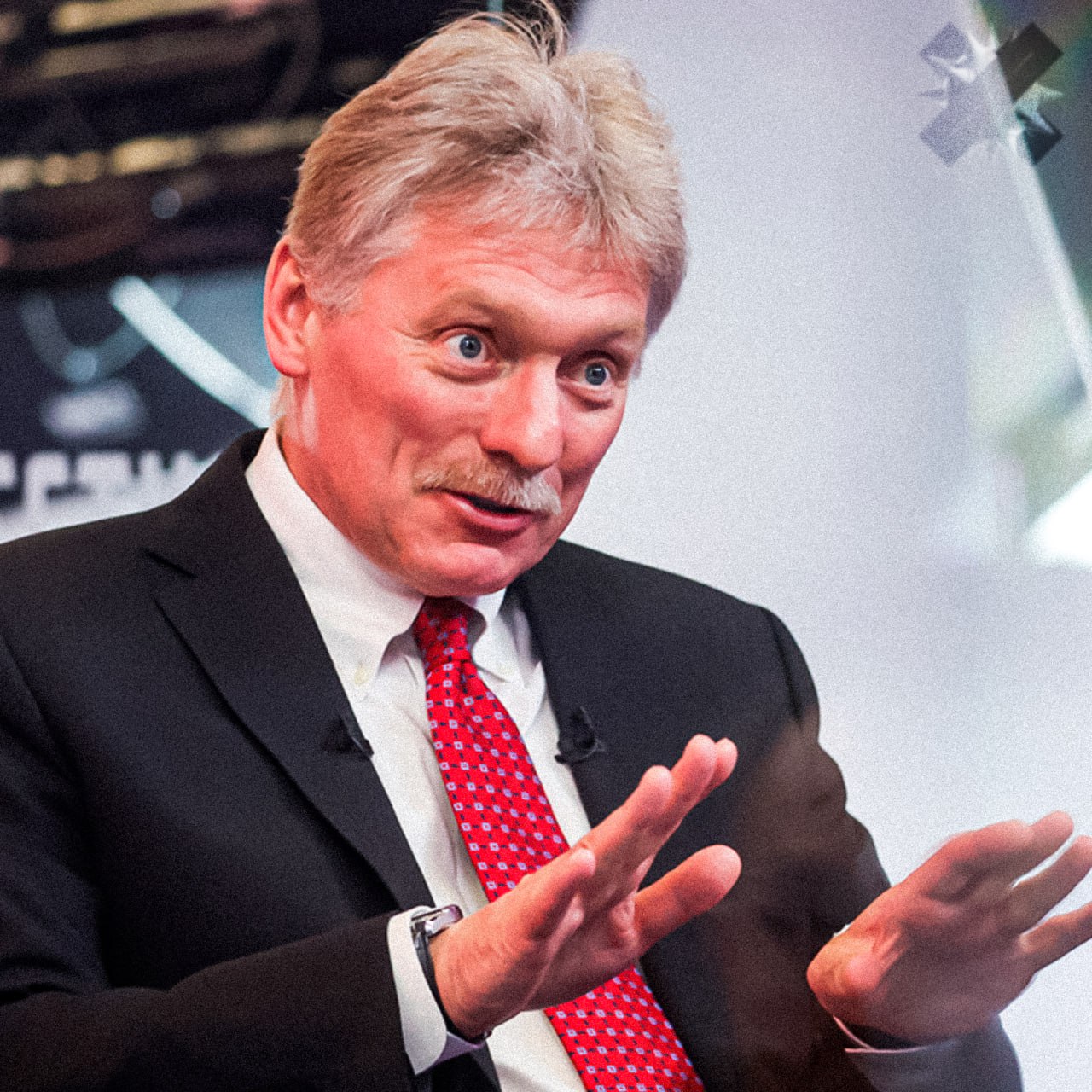 Дмитрий Песков высказался о конкуренции мессенджеров в России Пресс секретарь президента РФ заявил что появление и работа иностранных мессенджеров конкурентов может пойти на пользу развитию отечественного сервиса Max При этом он подчеркнул что зарубежные компании смогут продолжать работу на российском рынке только при соблюдении российского законодательства конкуренция это хорошо РКН все равно заблочит НМШ