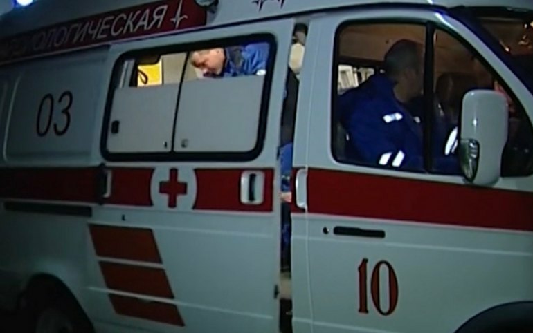 За ожоги работница абаканского кафе отсудила 100 тысяч рублей Прокурорская проверка выявила что работодатель нарушал требования законодательства об охране труда что и стало причиной инцидента на производстве в котором сотрудница общепита получила ожоги Вред здоровью квалифицировали как тяжкий Суд встал на сторону пострадавшей сообщает прокуратура С организации взыщут 100 тысяч рублей компенсации морального вреда NotaBene в Telegram Читать в MAX