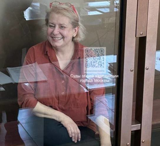 Журналистка Екатерина Барабаш дала пресс-конференцию во Франции Встреча с прессой прошла в офисе «Репортеров без границ» RSF . RSF подтвердила своё участие в побеге журналистки — он занял около двух недель. Екатерина Барабаш была задержана в феврале. Ей предъявили обвинение по статье о распространении ложной информации о ВС РФ часть 2 статьи 207.3 УК РФ . Суд отправил её под домашний арест, однако 21 апреля она не явилась на заседание суда, после чего была объявлена в розыск. На прошлой неделе стало известно, что журналистка покинула РФ. — признана иностранным агентом и внесена в соответствующий реестр Минюста РФ Подробнее — на сайте Лениздата Фото: пресс-служба московских судов общей юрисдикции