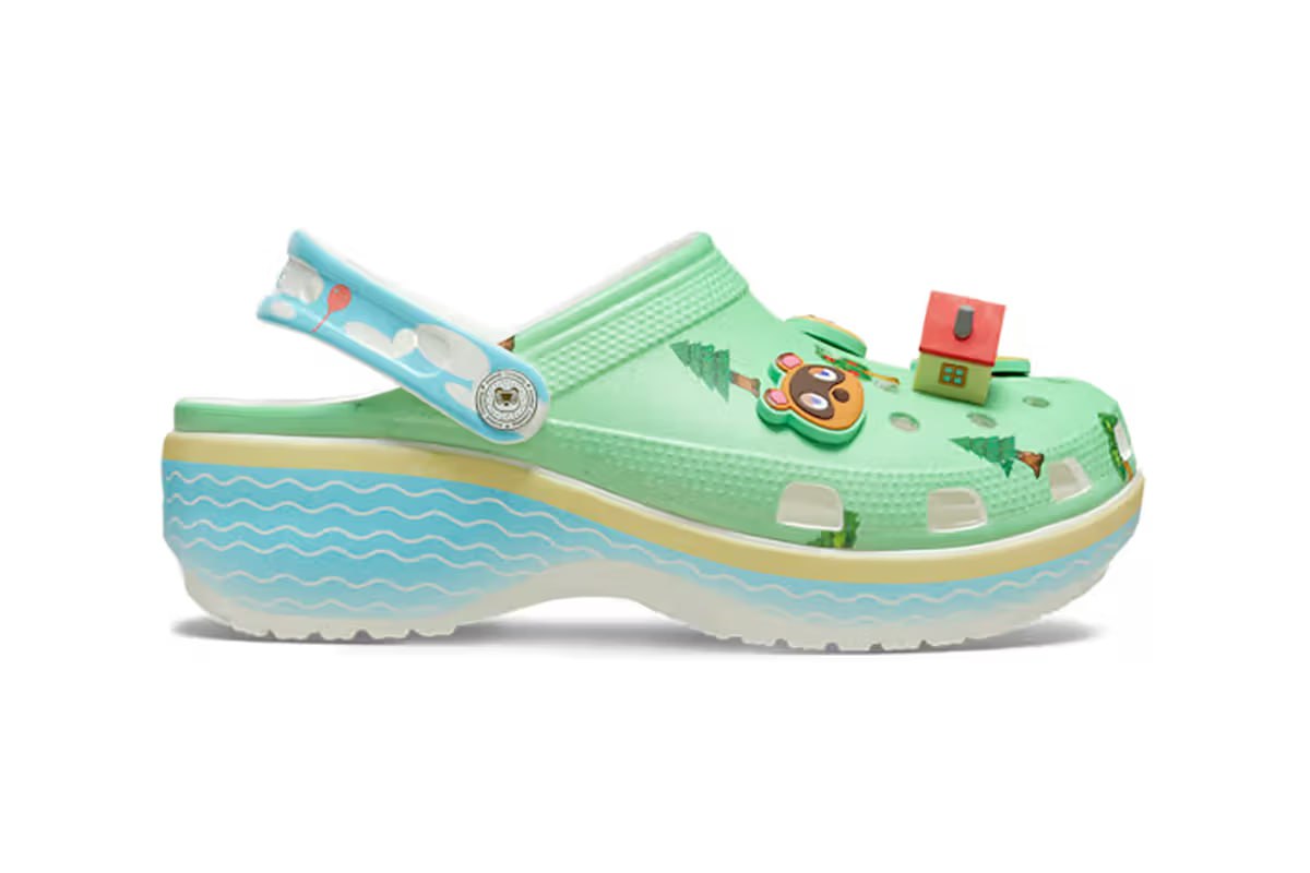 Crocs выпустит клоги с Animal Crossing. Верхняя часть тапок напоминает острова из игры, а ремешок — небо с шариком, который обычно наполнен подарками. Кроксы выпустят 26 августа по цене в 69 долларов.