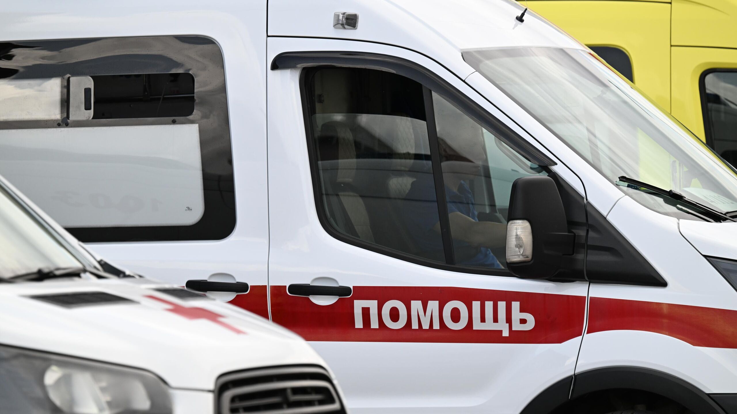 Врачи Сергиево-Посадской больницы спасли мужчину, который вместо газировки выпил гербицид для борьбы с борщевиком, сообщили в министерстве здравоохранения Московской области.
