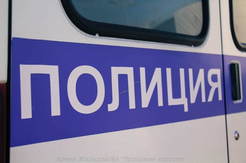 Золотая ручка: В Туле неизвестный ограбил ювелирный магазин на Советской В Туле неизвестный ограбил ювелирный магазин на Советской. Сейчас злоумышленника разыскивают сотрудники правоохранительных органов. ↗ Прислать новость Подписаться
