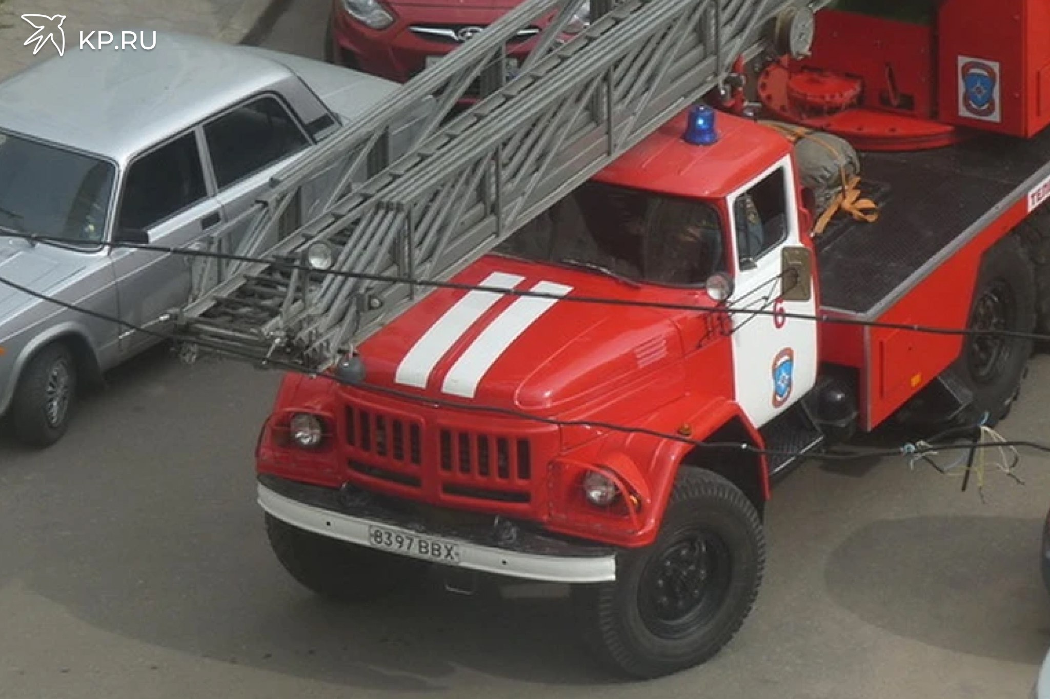 В поселке под Воронежем загорелся автобус Восемь пожарных тушили пригородный автобус в Семилукском районе. Транспортное средство загорелось в поселке Стрелица. Вызов на пульт дежурного МЧС пришел в 8:49. На месте автобус «МАЗ» тушили два пожарных расчета. Огонь ликвидировали в 9:11. Поврежден огнем моторный отсек на площади 2 кв.м. Никто не пострадал, - сообщили в ГУ МЧС России по Воронежской области.