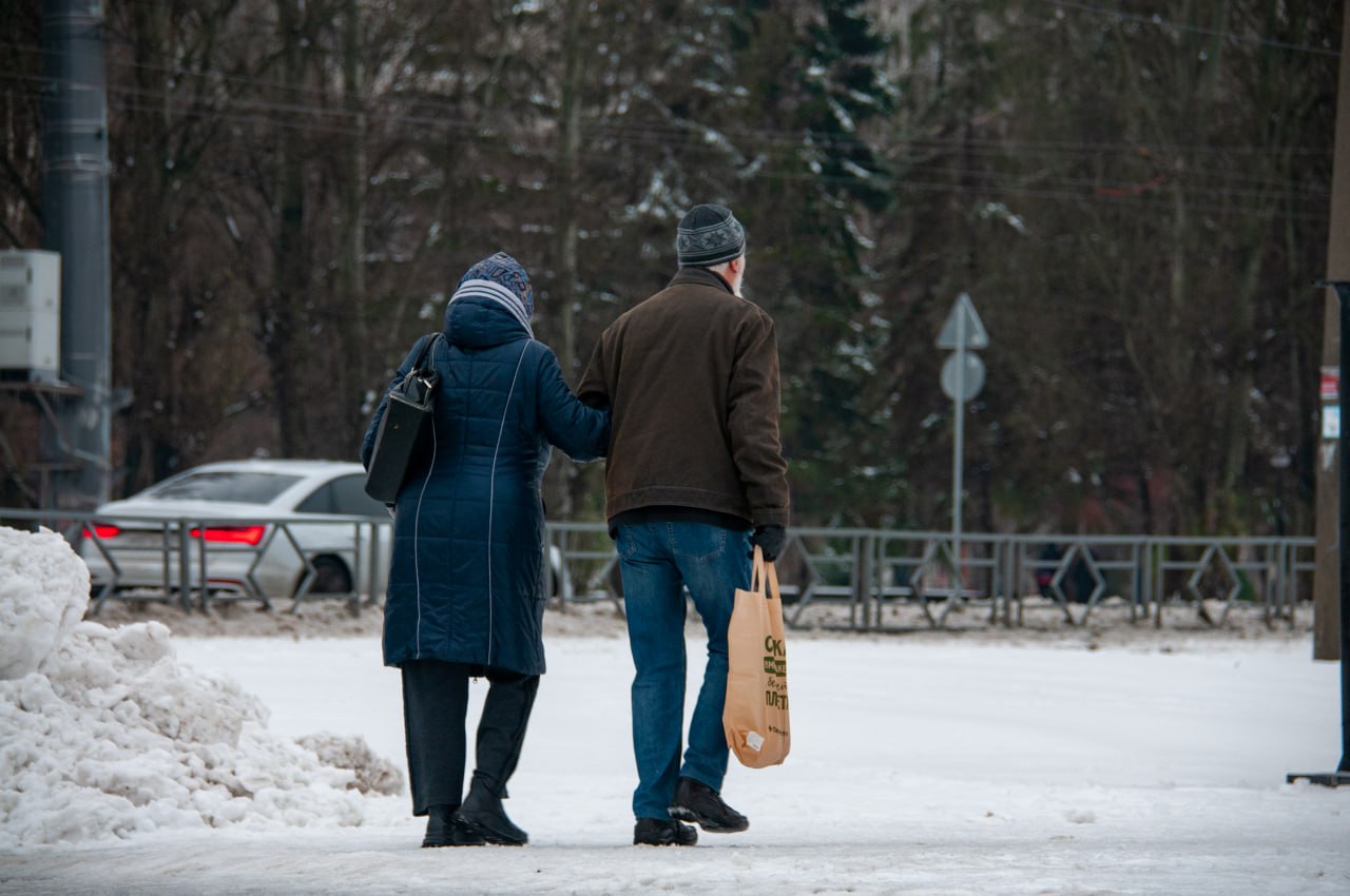 Назван средний размер пенсии по старости в 2026 году МОСКВА 6 декабря ФедералПресс Правительство Российской Федерации поставило цель довести средний размер пенсии по старости до 27 тысяч рублей в месяц к 2026 году Информацию об этом подтвердил депутат Государственной думы Алексей Говырин Подробнее