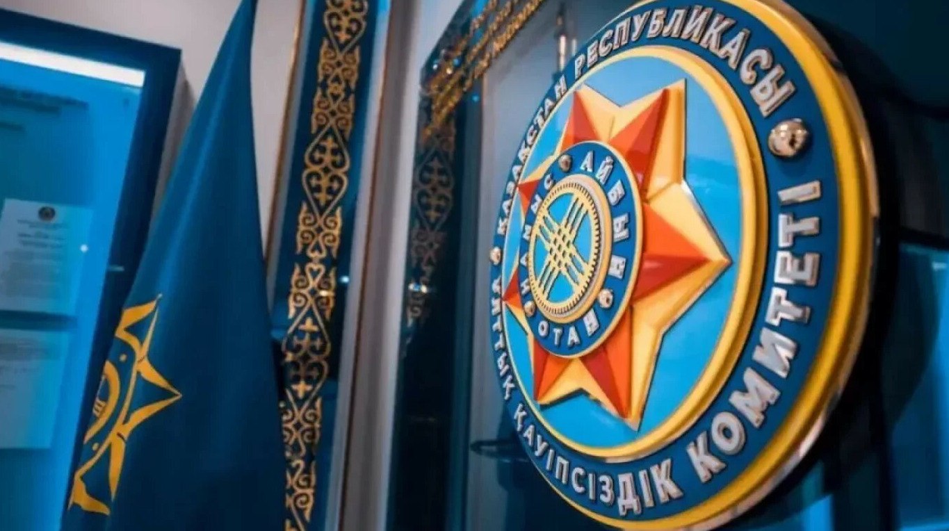 Солдат пограничник скончался в Алматинской области В Алматинской области умер солдат пограничник По предварительным данным причиной смерти стала менингококковая инфекция передает ArbatMedia По информации Пограничной службы КНБ 5 октября в отделении медицинского обеспечения департамента по Алматинской области скончался рядовой военнослужащий Врачи предварительно установили что причиной смерти стала менингококцемия тяжёлая форма менингококковой инфекции По факту смерти проводится досудебное расследование в РОП Наурызбайского района Алматы Также назначено служебное разбирательство Прислать новость