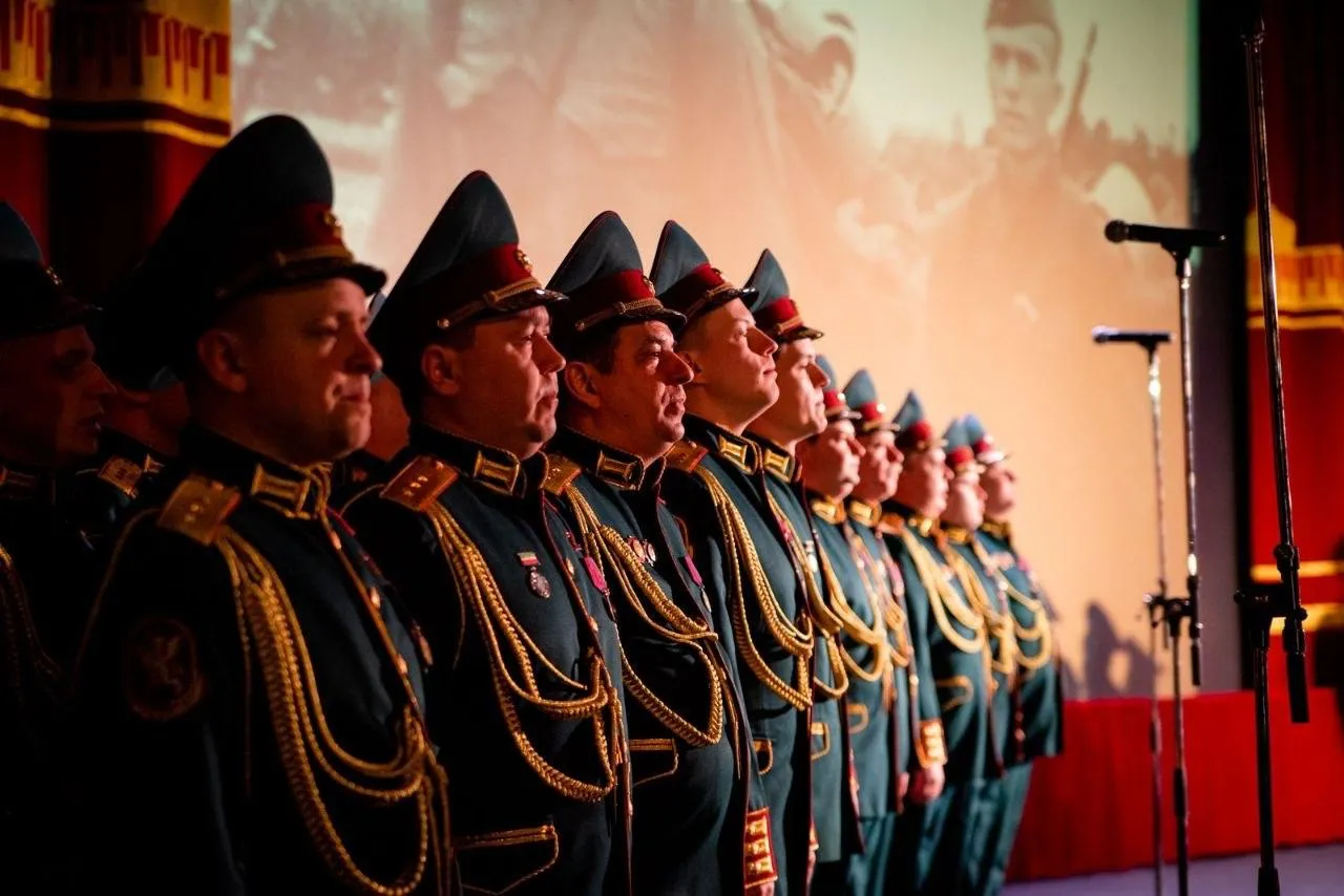 Успейте подать заявку на Международный кинофестиваль День Победы Заявочная кампания продлена до 30 апреля Оргкомитет кинофестиваля отмечает высокий интерес к пятому юбилейному смотру Дополнительное время позволит участникам завершить работу над фильмами и представить их на суд профессионального жюри и широкой зрительской аудитории К участию приглашаются игровые документальные и анимационные фильмы короткий и полный метр видеоклипы посвященные теме Великой Отечественной войны а также событиям на Донбассе Жюри оценит работы которые через киноязык сохраняют правду истории и обращаются к вечным ценностям Фильмы о безграничной любви к Родине уважении к подвигу предков и современным защитникам Отечества Оргкомитет сформирует шорт лист номинантов Именно эти картины поборются за главные награды Имена победителей объявят на финальных мероприятиях с 21 по 26 июня 2026 года в Москве и Московской области Условия участия формы заявок и полный регламент на сайте проекта Подписывайся на Культурную волну в MAX