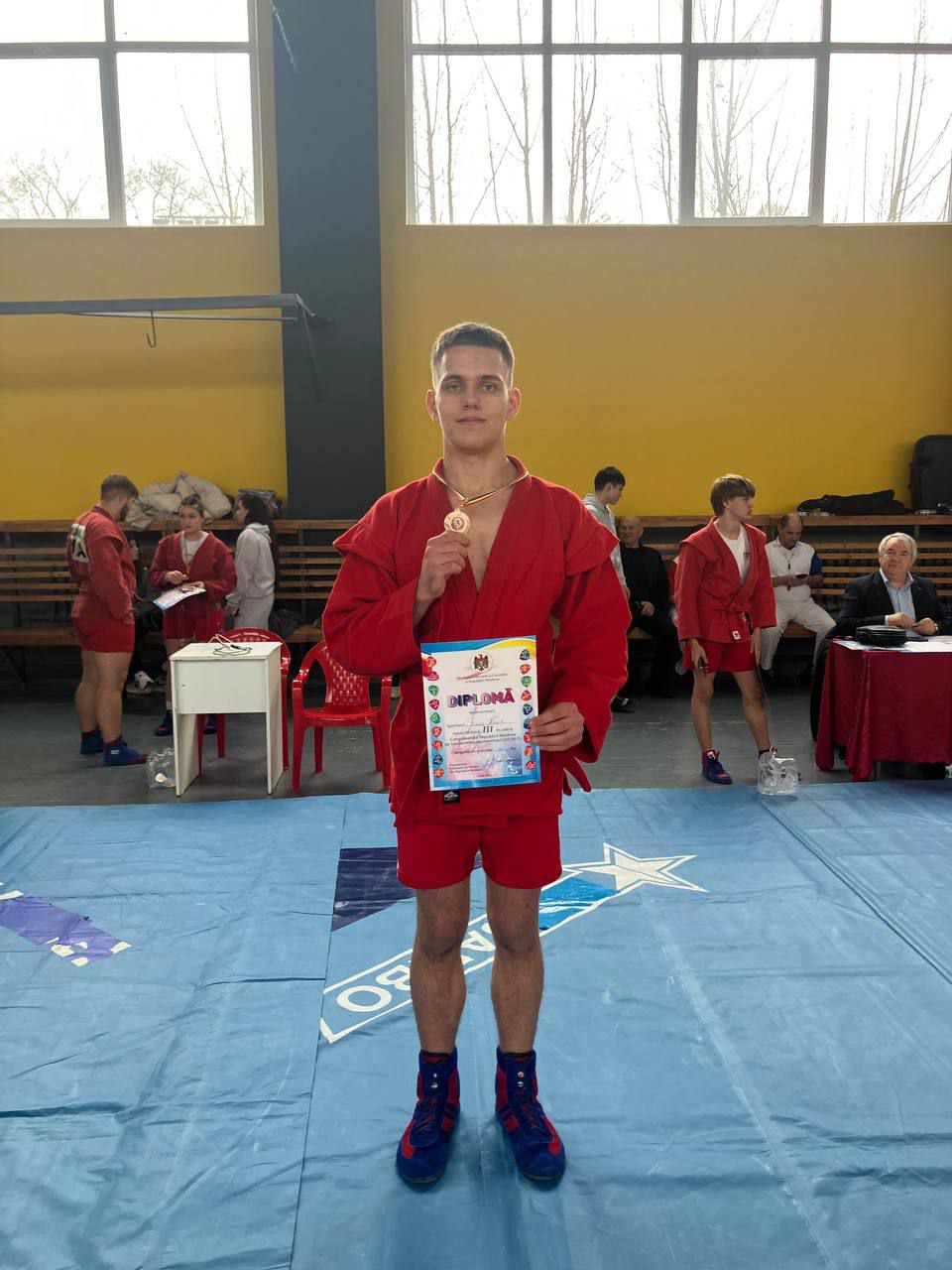 Приднестровский самбист Даниил Кравец завоевал бронзу на чемпионате Молдавии среди юниоров Тираспольчанин боролся в весовой категории до 79 кг Новости Приднестровья