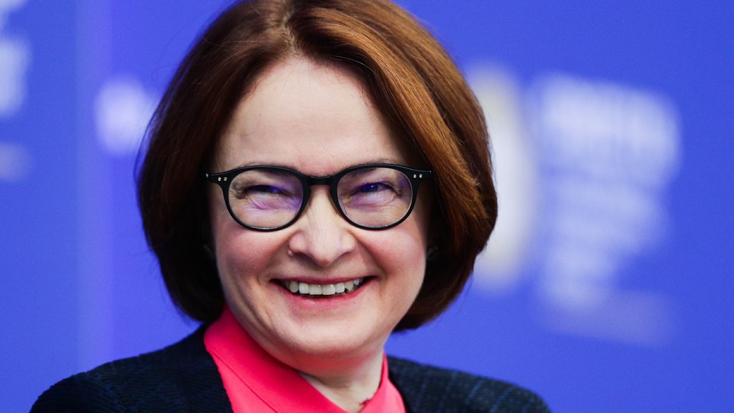 Набиуллина заявила что в стране осталось два проблемных региона связанных с автоюристами Глава ЦБ Эльвира Набиуллина выступая 29 октября в Совфеде затронула в том числе темы доступности ОСАГО и действий автоюристов Доступность ОСАГО по стране она назвала достаточно высокой Мы судим по количеству жалоб оно сильно снизилось в 2024 г в результате принятых мер приводит её слова ВСС Отвечая на вопрос о проблеме автоюристов она отметила что в 2023 г в России было 12 проблемных регионов а сейчас их осталось только два Почему удалось справиться с проблемой автоюристов региональные власти стали серьезно этим заниматься на своем уровне координируя деятельность правоохранителей и страховщиков заявила Набиулинна Если такой работы нет то выплаты по ОСАГО в этом регионе в том числе в адрес автоюристов а не реально пострадавших граждан превышают сборы и получается что вся страна платит им Поэтому мы на разных уровнях сейчас пытаемся с этими регионами работать