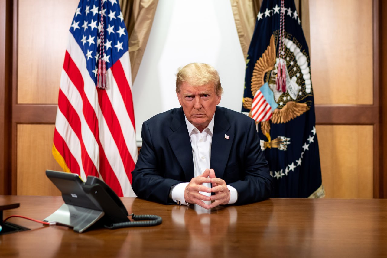 Трамп рассматривает возможность ужесточения антироссийских санкций. Его слова приводит агентство Reuters. Американский лидер сказал, что он «абсолютно точно рассматривает» возможность введения дополнительных рестрикций против Москвы, сообщило агентство.