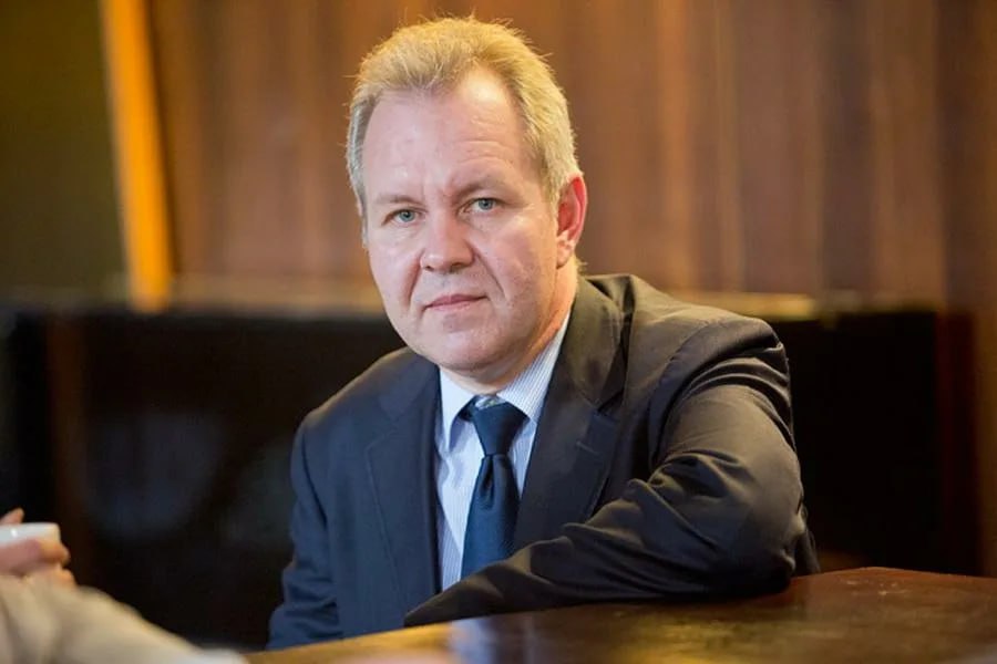 Следком возбудил уголовное дело против иноагента Владислава Иноземцева за уклонение от юридических обязанностей Экономиста блогера Владислава Иноземцева обвиняют по статье об уклонении от исполнения обязанностей иноагентов сообщил СК Он дважды был привлечен к административке но продолжил выпускать ролики без специальной маркировки Статус иноагента Иноземцев получил еще в мае 2023 года Тогда Минюст включил его в перечень за распространение фейков о решениях и проводимой политике органов власти России признан иноагентом на территории РФ Подписывайся на Голос страны в МАХ