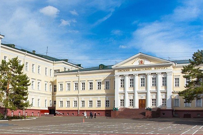 Старый Кадетский корпус в Омске сенсационно оказался пригодным для эксплуатации Губернатор Виталий Хоценко объявил в своем телеграм-канале сенсационные итоги обследования зданий бывшего Кадетского корпуса. Исключения составили помещения, в котором располагался тир. - По предварительной экспертной оценке помещения признаны годными к эксплуатации, - написал Виталий Хоценко. - Сейчас мы прорабатываем направления, связанные с использованием объектов имущественного комплекса зданий бывшего Кадетского корпуса. Глава региона уверил, что свое образовательное назначение корпус сохранит, но держит интригу. - О назначении объекта, который там планируем создавать, объявим на полях ПМЭФ-2025 в середине июня, - заметил он.