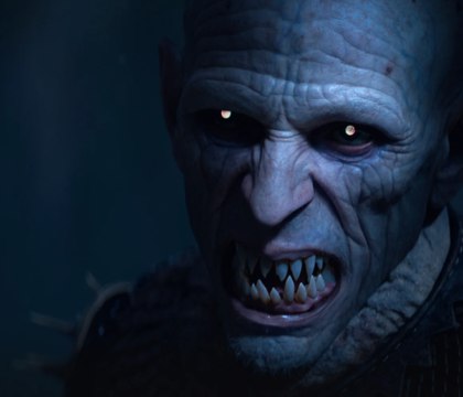 Режиссер The Witcher 3 и The Blood of Dawnwalker заявил что ИИ никогда не сможет заменить людей Режиссер The Witcher 3 и The Blood of Dawnwalker Конрад Томашкевич высказался о роли ИИ в игровой индустрии в беседе с Eurogamer По его словам искусственный интеллект может быть полезным инструментом например в Dawnwalker им пользовались для чернового озвучивания реплик чтобы быстрее тестировать сцены до найма живых актеров