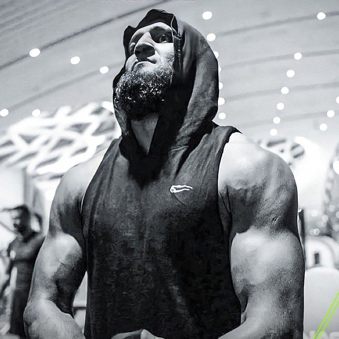 «Это жёстко». Экс-чемпион UFC рассказал о работе с новым тренером Чимаева  Бывший чемпион UFC американец Куинтон Джексон высказался о работе с новым тренером Хамзата Чимаева по физической подготовке Сэмом Каллавинтой.  «Я тренировался с ним раньше и скажу вам, что тренировки этого парня очень тяжёлые. Я люблю Сэма, но больше не хочу видеть его гараж. Это жёстко, чуваки. Одни из самых тяжёлых тренировок в моей жизни», — сказал Джексон в подкасте Jaxxon.