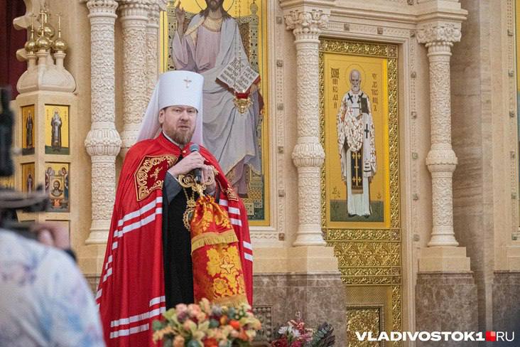 Святейший синод РПЦ переместил митрополита Владивостокского и Приморского Владимира на аналогичный пост в Донецкой епархии.   — Решением Священного синода Преосвященным Донецким и Мариупольским назначен митрополит Владивостокский и Приморский Владимир с освобождением его от управления Владивостокской епархией и выражением благодарности за понесенные труды, — высказался высший орган РПЦ.  Митрополит Донецкий и Мариупольский Иларион оставил свое место по состоянию здоровья. Вместо Владимира главой Приморской митрополии стал бывший епископ Ейский и Тимашевский Павел.  Подробнее о биографии священнослужителей на новых должностях — в материале.