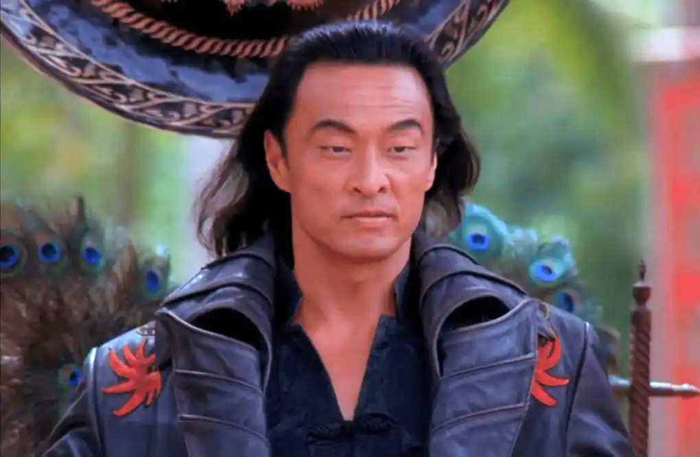 В возрасте 75 лет скончался актёр Кэри Хироюки Тагава известный по роли Шанг Цзуна в Mortal Kombat Артист имел российское гражданство и принял православие в 2015 году Тагава скончался из за осложнений после инсульта Он известен по фильмам Последний император Мемуары гейши и Человек в высоком замке