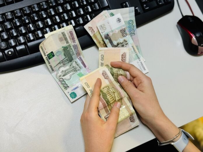 В России с 1 января повысят страховые пенсии Страховые пенсии в России с 1 января повысят на 7 6 сообщил РИА Новости депутат Госдумы Алексей Говырин Единая Россия Страховые пенсии повысят в России с 1 января Размер индексации 7 6 сказал Говырин Депутат отметил что индексация распространится на всех получателей включая работающих пенсионеров yk24 ru в MAX Telegram ВК VK Видео