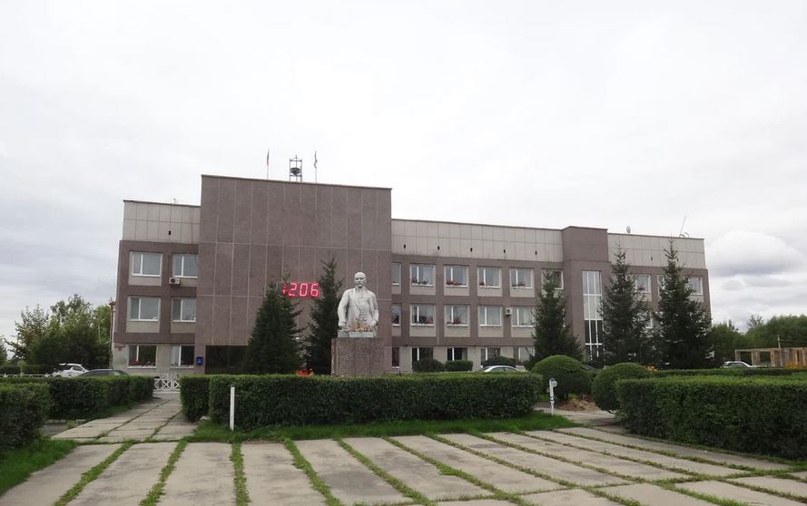 Накануне в администрации Аскизского района прошла проверка Следственного комитета силовики были утром В некоторых пабликах появилась информация о том что глава Аскизского района Абрек Челтыгмашев задержан на 72 часа Эту информацию в Следственном комитете по Красноярскому краю и Хакасии NotaBene не подтвердили Официальный комментарий от Следкома будет позже Редакция NotaBene пыталась связаться с Абреком Челтыгмашевым Его мобильный телефон со вторника недоступен NotaBene Telegram MAX