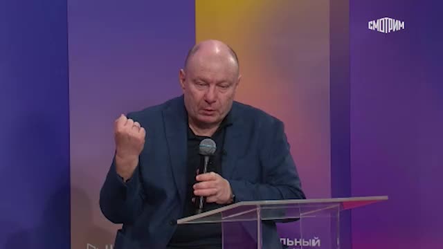 Владимир Потанин делится опытом с студентами Центрального университета