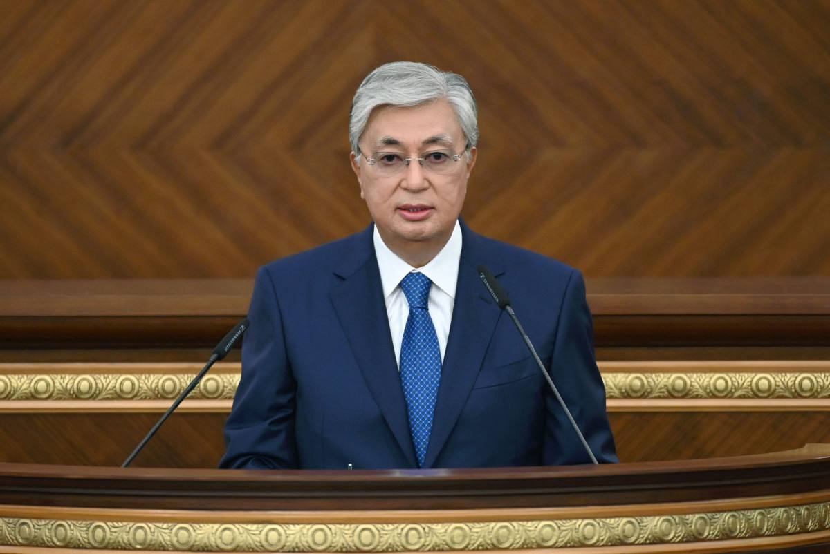Президент выступит с Посланием народу Казахстана 8 сентября Глава государства Касым Жомарт Токаев 8 сентября огласит ежегодное Послание народу страны Об этом сообщил советник пресс секретарь Президента Руслан Желдибай Выступление главы государства состоится на совместном заседании палат Парламента В Послании Президент традиционно обозначит приоритетные направления социально экономического и политического развития Казахстана а также новые меры и инициативы на предстоящий период baq rus