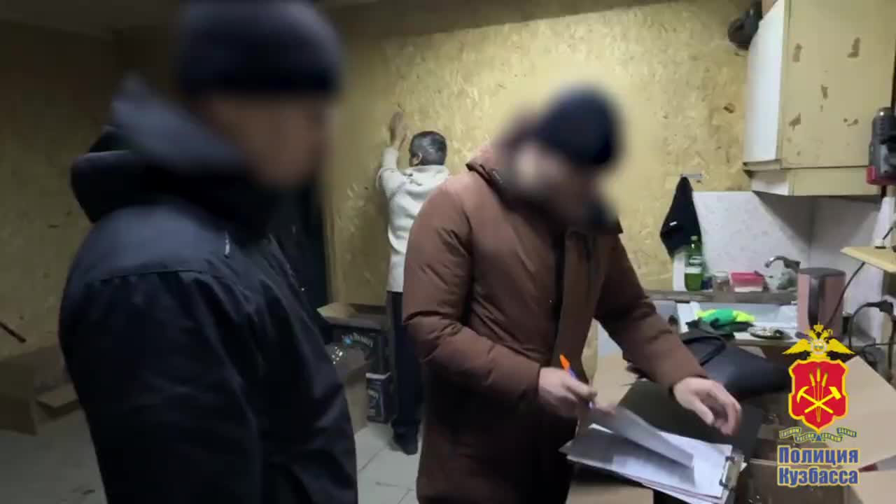В Белове и Калуге пресечены подпольные цеха по производству контрафактного алкоголя