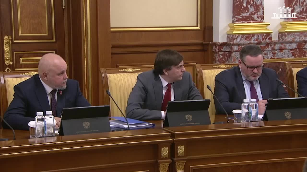 Правительство России выделяет 22,5 млрд рублей на поддержку ключевых отраслей