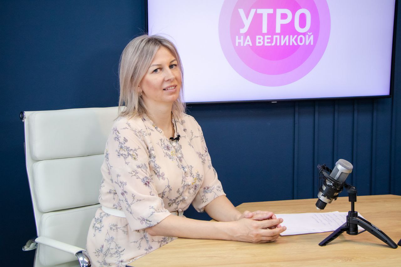 В Великих Луках стали активно использовать телемедицину, заявила врач-невролог Анна Литвинова в программе «Утро на Великой» в интервью «Первому Псковскому». Врач отметила, что телемедицина дает возможность проконсультироваться с врачом дистанционно с помощью интернета через мессенджеры, видеосвязь, телефон, почту . «Пациент может получить консультацию у ведущего невролога из федерального центра, при этом оставаясь в своём родном городе», – отметила гостья эфира. Полное интервью – по ссылке.