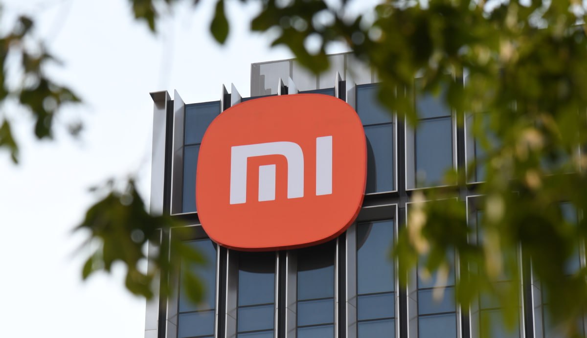 Xiaomi представила на рынке свою модель ИИ  Китайская компания представила собственную модель искусственного интеллекта MiMo с открытым исходным кодом.  Тесты показали, что по производительности модель рассуждений MiMo опережает разработки некоторых технологических игроков, в том числе OpenAI и Owen от Alibaba.