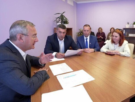 Малоярославчанам подключат канализацию в рамках инициативного бюджетирования Жители Малоярославца хотят принять участие в программе инициативного бюджетирования чтобы их дома подключили к канализации В районной программе на следующий год это станет приоритетным проектом сообщил Владислав Шапша http gtrk kaluga ru news obschestvo news 56824