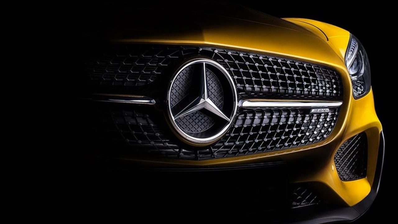 Mercedes перенесет производство своего самого продаваемого внедорожника GLC в США «Если вы посмотрите, каких объёмов продаж мы хотим достичь с этой моделью, то станет понятно, почему имеет смысл перенести её в США», - сказал глава Mercedes. Выпуск начнётся на заводе в Алабаме к концу 2027 года. GLC - самый популярный импорт бренда в США, с продажами 64 163 авто в прошлом году +58% . YouTube sponsr.ru
