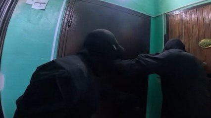 Прокуратура Забайкальского края направила в суд уголовное дело о преступлении террористической направленности совершенное несовершеннолетними подростками Установлено что 16 летний житель края в июне 2025 года вел переписку с неизвестным лицом куратором который за денежное вознаграждение предложил в интересах Украины совершить поджоги в лесах Забайкальского края