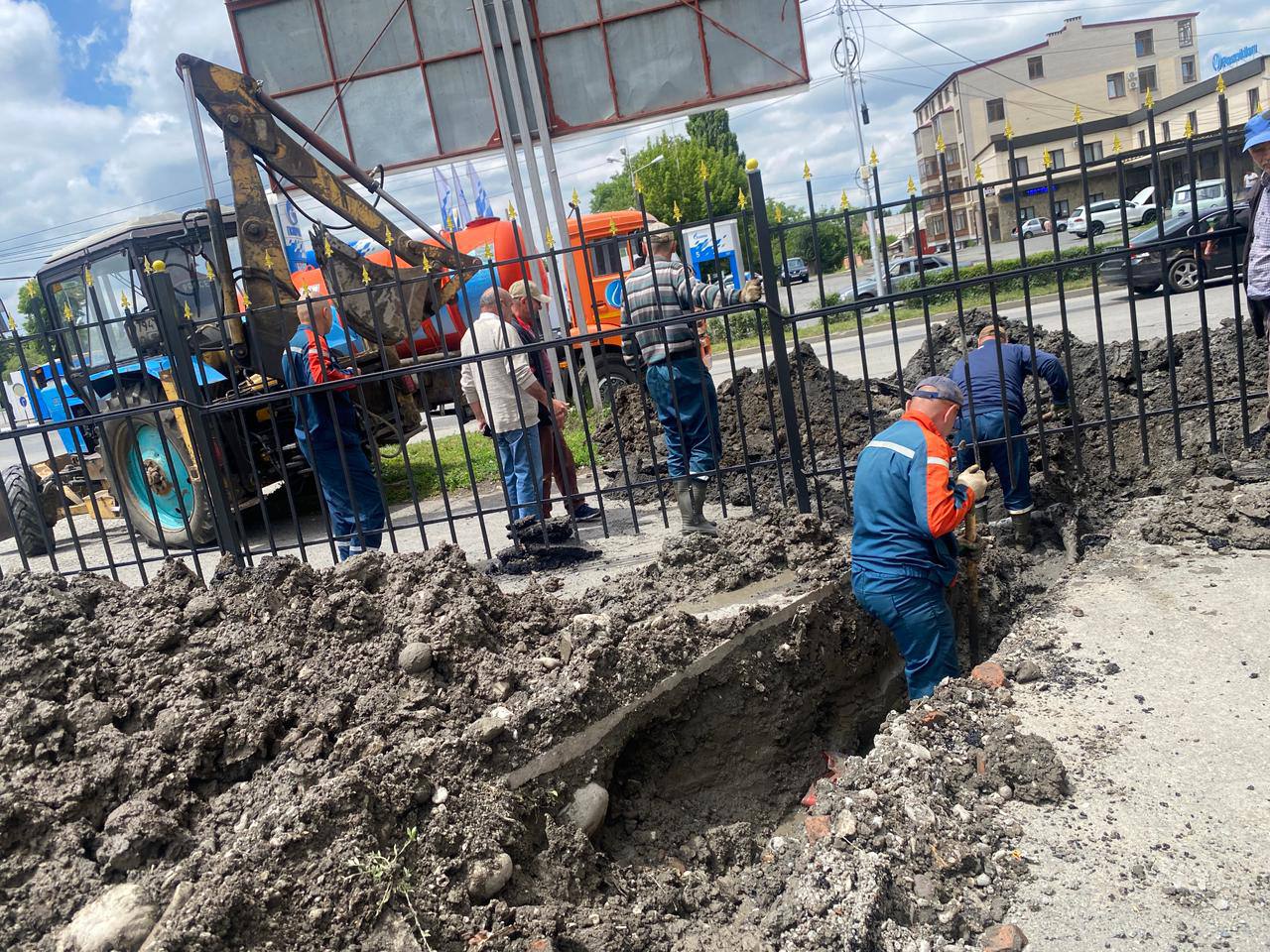 Электроснабжение потребителей по улице Магкаева во Владикавказе восстановлено   Энергетики филиала «Севкавказэнерго»завершили восстановительные работы на кабельной линии электропередачи 6 кВ по улице Магкаева во Владикавказе.  Подробнее   ЗДЕСЬ  Подписывайтесь на «КрыльяTV»