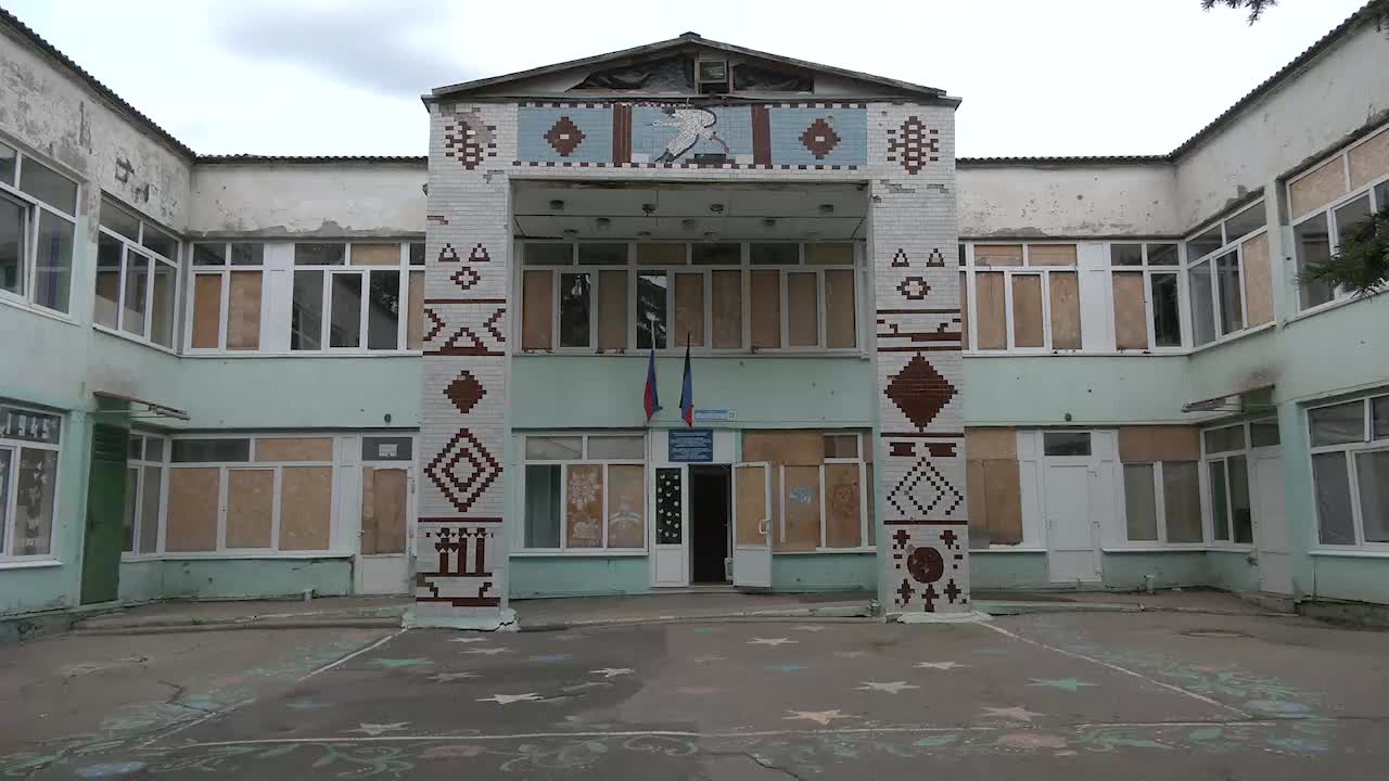 В Новороссийске и Донецке восстанавливают детские сады к новому учебному году