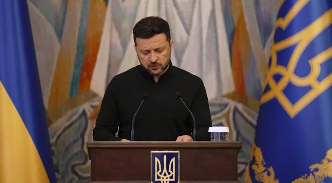Зеленский заявил, что Киев «не воспринимает всерьез» российский меморандум об урегулировании конфликта В Киеве считают его не предложением, а ультиматумом, добавил глава киевского режима.