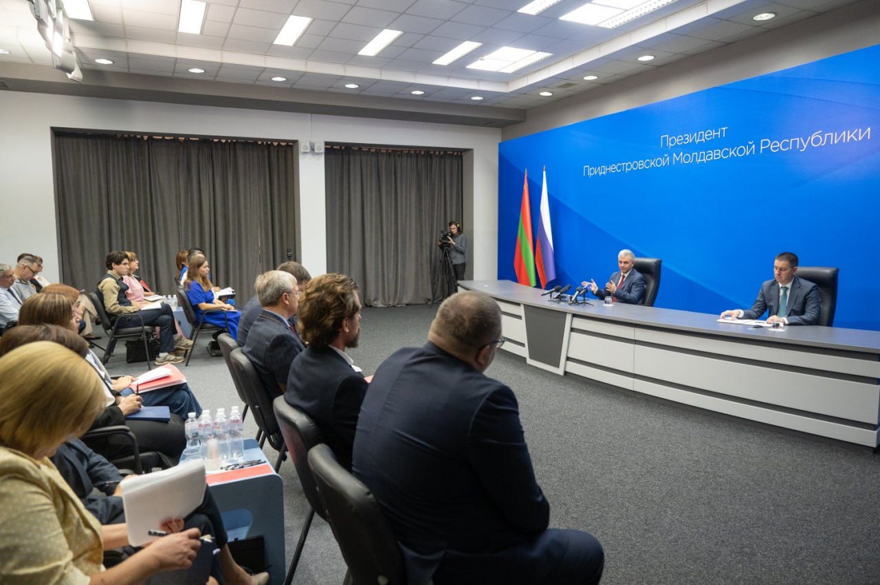 Президент Вадим Красносельский провел пресс конференцию в преддверии 35 летия создания ПМР Глава государства ответил на вопросы приднестровских российских и молдавских журналистов Полная версия пресс конференции сегодня вечером в эфире Первого Приднестровского телеканала ТСВ и Радио 1
