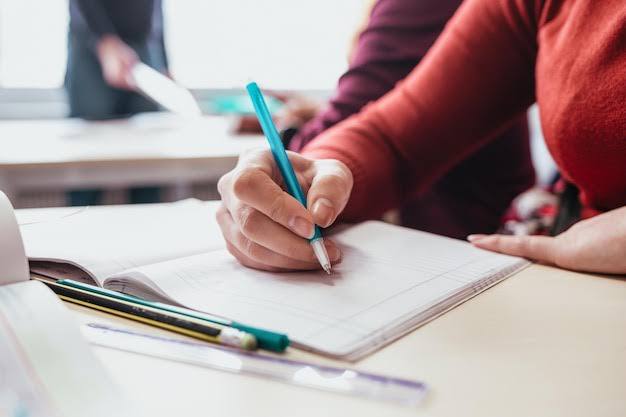 Итоги муниципального этапа Всероссийской олимпиады школьников 2025 года подвели в Барнауле В нём приняли участие около девяти тысяч учащихся седьмых одиннадцатых классов Школьники выполняли задания по различным предметам на базе алтайских высших учебных заведений 133 школьника победили в муниципальном этапе олимпиады а 1112 учащихся заняли призовые места Более 300 ребят с самыми высокими результатами отправятся на региональный этап Всероссийской олимпиады школьников Мы в приложении МАХ