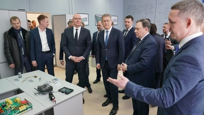 89 новых образовательных программ запущены в передовых инженерных школах с этого учебного года Новости Новости Министерства Порядка 445 образовательных программ из них 89 новых приготовили для студентов в этом учебном году передовые инженерные школы ПИШ при непосредственном участии технологических партнеров Среди таких партнеров ПАО Татнефть им В Д Шашина ГК Росатом ПАО Сбербанк АО ОДК ГК Роскосмос АО УЗГА ООО СИБУР