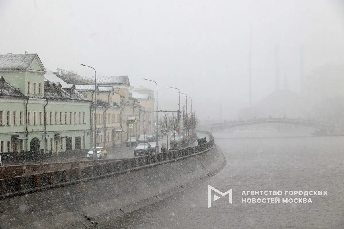 Погодный армагеддон обещал москвичам синоптик на будущей неделе В понедельник в городе сформируется снежный покров во вторник он может достичь уже 5 см Днем будет не выше 5 6 градусов тепла заявил Евгений Тишковец Агентство Москва в Max