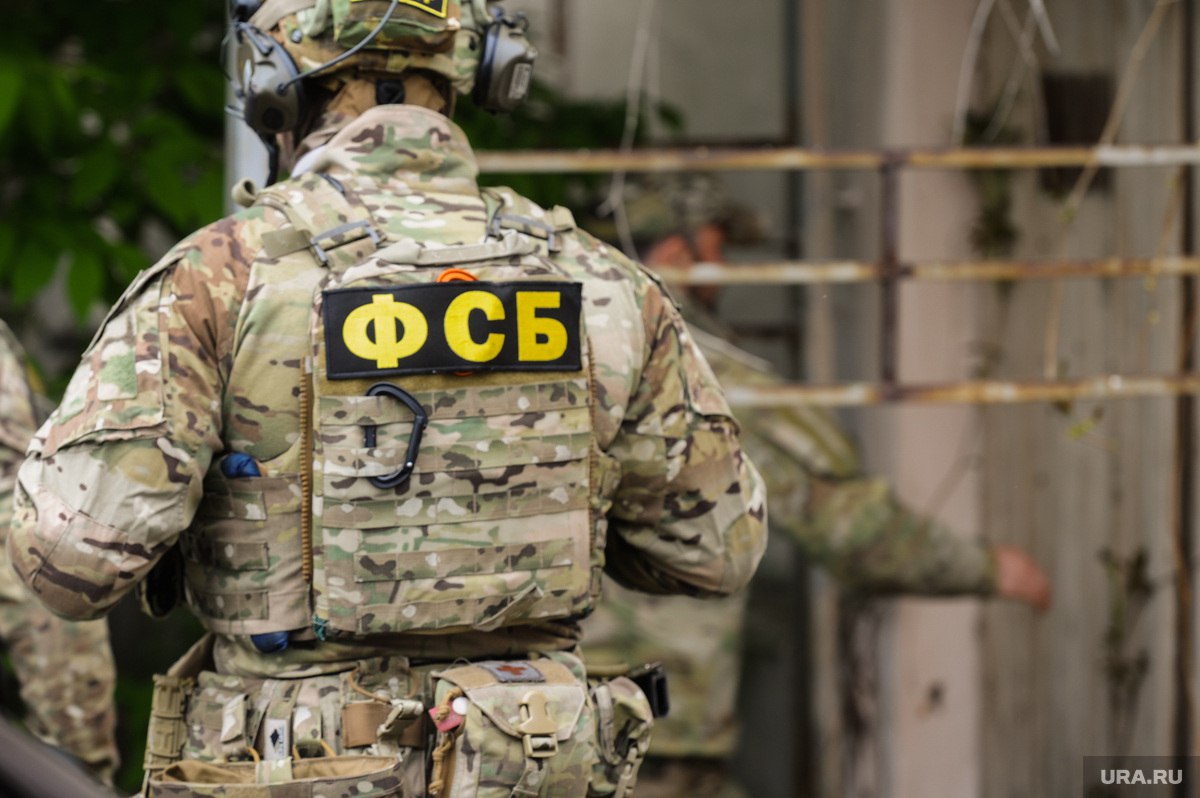 ФСБ задержали челябинца за призывы к терроризму Сторонник Украины распространял запрещенный контент через YouTube и telegram в нем он призывал к поддержке националистической организации и оправдывал террористические действия на территории России Против мужчины возбудили уголовное дело ему грозит от пяти до семи лет лишения свободы Подписаться Мы в MAX
