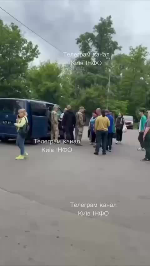 Конфликт в Киеве: сотрудник ТЦК применил оружие