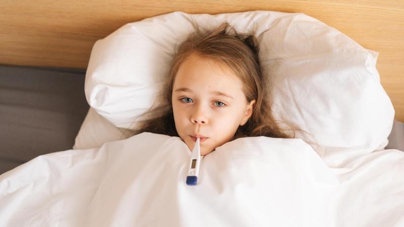 Власти призвали россиян не вызывать скорую при температуре до 40 С Министр здравоохранения Самарской области Андрей Орлов призвал жителей региона с температурой ниже 40 градусов не вызывать скорую помощь пишет rbc ru   telegra ph Vlasti prizvali rossiyan ne vyzyvat skoruyu pri temperature do 40S 12 28