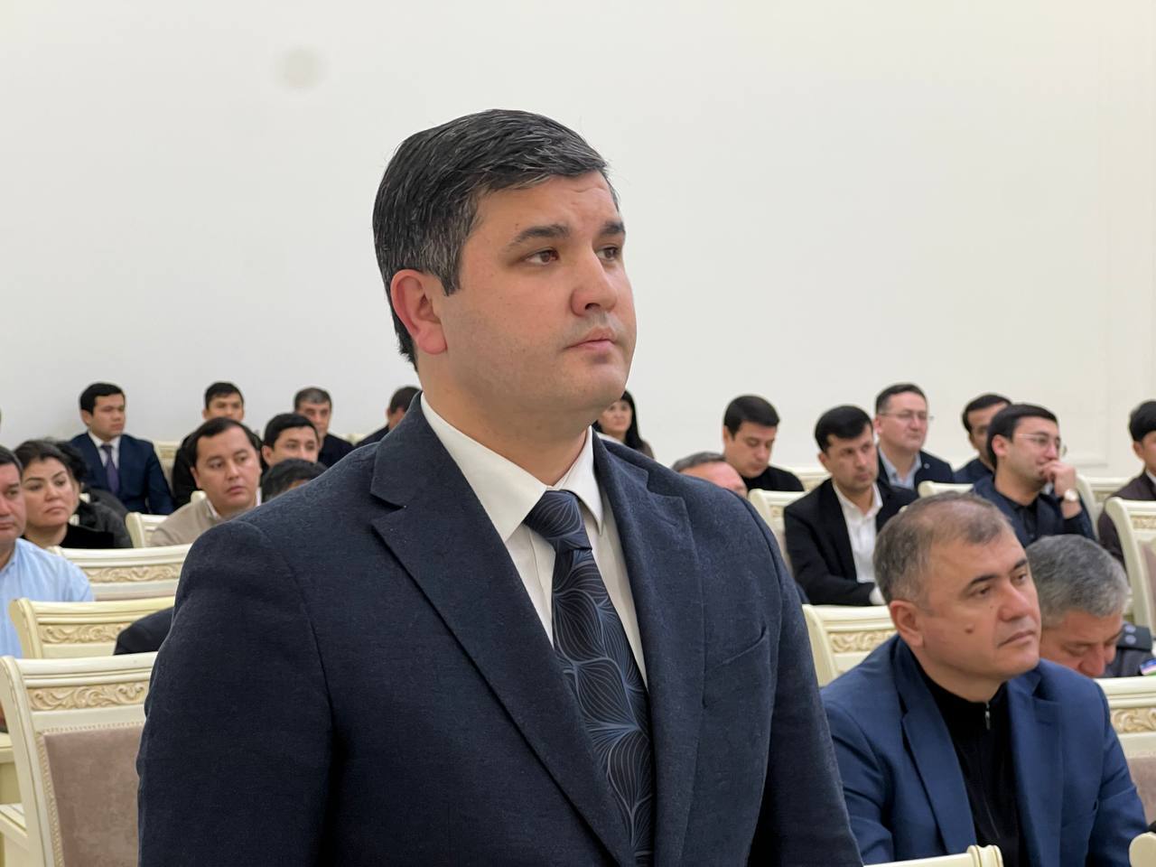 Саидалиев Аброрходжа Рустамходжа угли утвержден в должности хокима Юнусабадского района Аброрходжа Саидалиев родился в 1994 году в городе Ташкенте Имеет высшее образование в 2017 году окончил Национальный университет Узбекистана в 2021 году Ташкентский государственный экономический университет С 2018 года работал в хокимияте Мирзо Улугбекского района а с июня 2022 года занимал должность первого заместителя хокима данного района по вопросам финансов экономики и сокращения бедности начальника отдела экономики и финансов района Остерегайтесь фейков Это единственный официальный канал NovostiUZ Подпишитесь чтобы получать достоверные новости и актуальные курсы валют Вы с Telegram Premium Поддержите нас одним нажатием Ссылка на пост telegram me NovostiUZ 59793