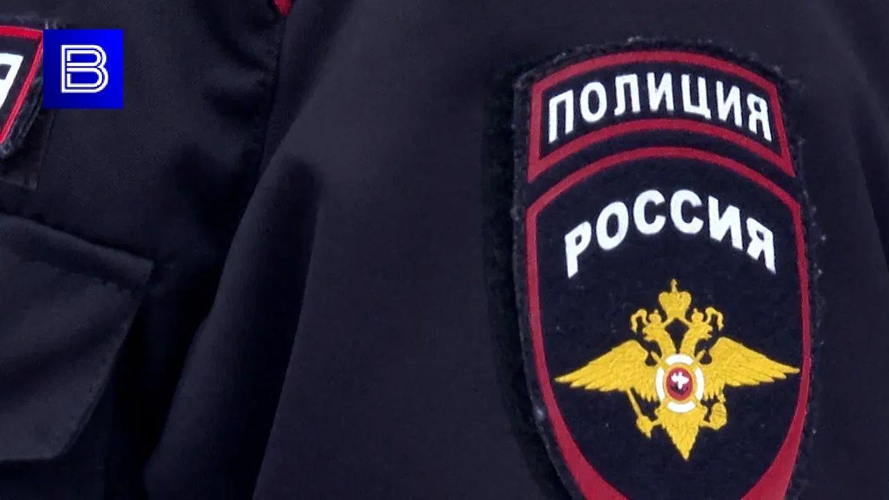 Вести Мурман Сотрудникам полиции Мурманской области будут доплачивать по 10 тысяч рублей в месяц Выплату ввели с 1 сентября для участковых уполномоченных и транспортных полицейских в дополнение к действующим мерам поддержки Об этом в своем телеграм канале сообщил губернатор Андрей Чибис Кроме того с 1 января 2026 года аналогичную выплату введут и для сотрудников Росгвардии Подпишись Вести Мурман