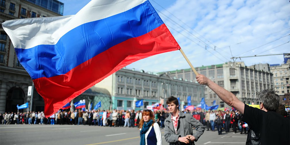 Представлен новый проект Стратегии госнацполитики России до 2036 года с акцентом на русскую культуру и адаптацию мигрантов Федеральное агентство по делам национальностей ФАДН представило проект Стратегии государственной национальной политики России до 2036 года. Впервые в документе уделено особое внимание сохранению культуры русского народа как государствообразующего. Также учтён фактор миграции и необходимость адаптации мигрантов в российское общество.