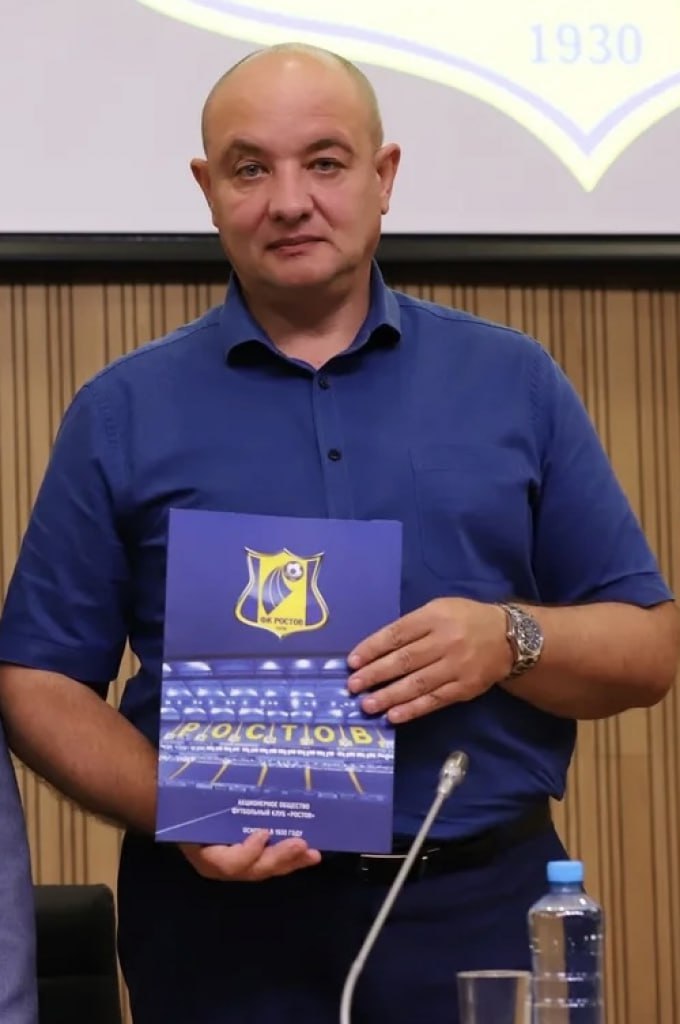 Гендиректор ФК «Ростов» Вадим Рыбаков ушёл с поста  Контракт Рыбакова завершился 3 июня 2025 года, и стороны решили не продлевать договор.   Работа  Авто    Глэмпинг  Медицина